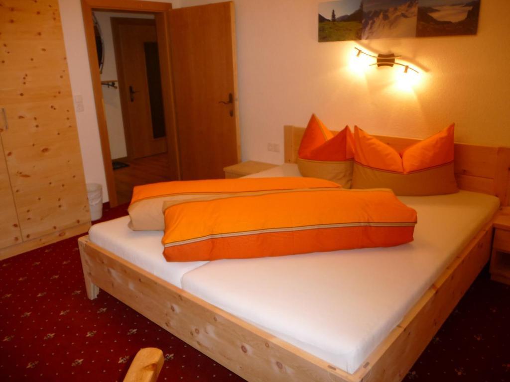 Apart Piz Mondin Pfunds Room photo